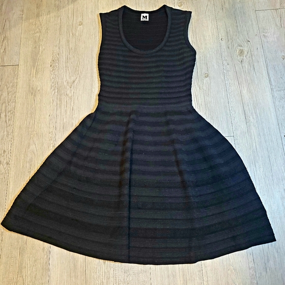 Missoni Black Tissuto Ribbed Horizontal Pattern Sleeveless Pouff Knee Dress - Picture 4 of 15